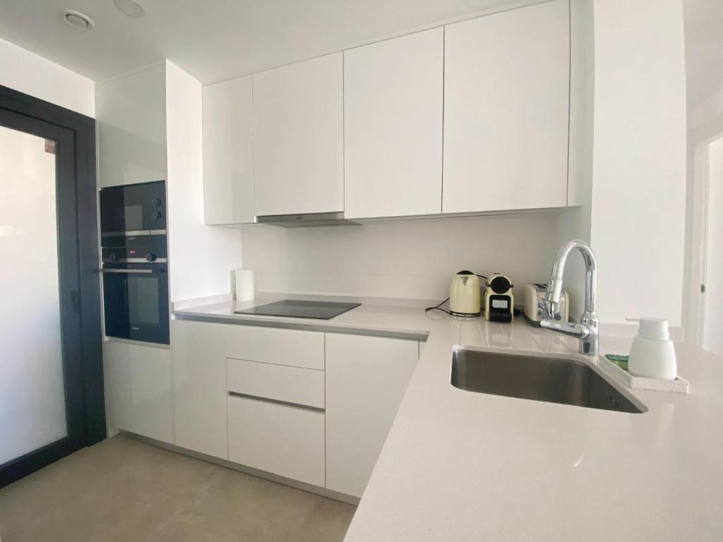 Luxury 2 bed Apartment in El Higueron - 3