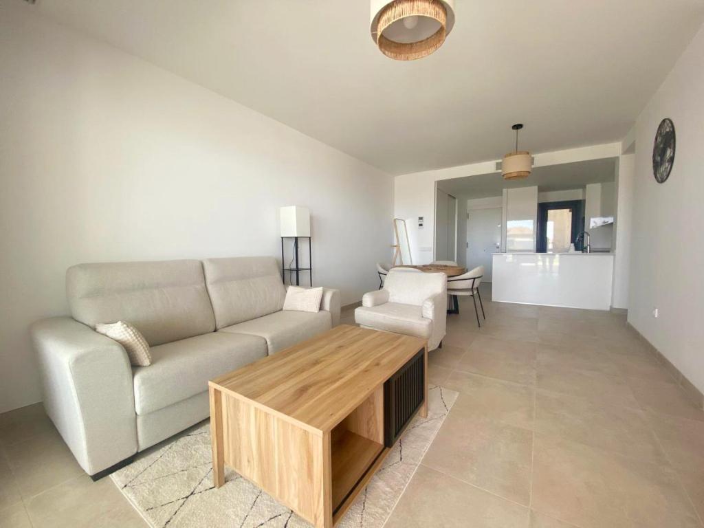 Luxury 2 bed Apartment in El Higueron - 2