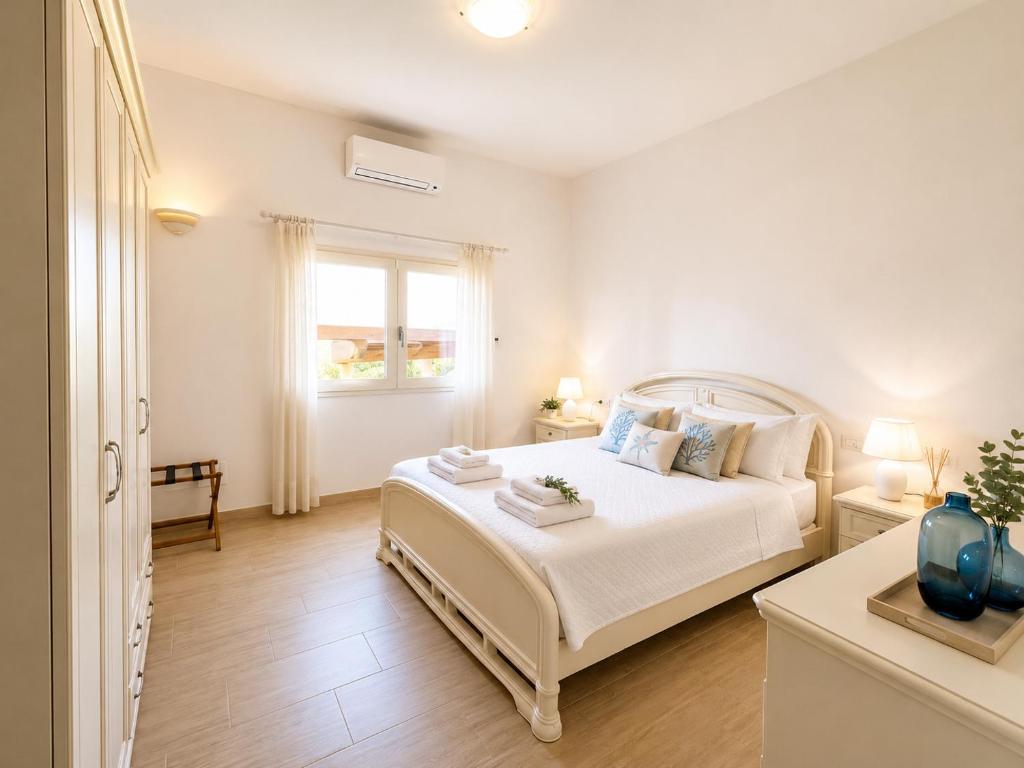 Villa with garden, beach 100 meters away, BBQ and AC - 4