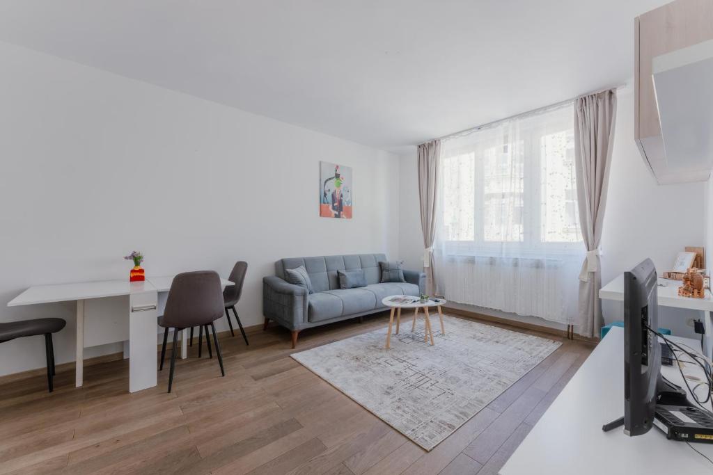 2BDR apartment in the city center next to the Cathedral - 1