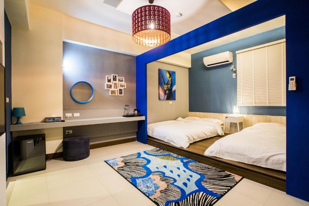 Happy B&#038;B, Đài Đông