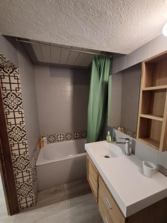 Appartement idéalement situé, au centre du Fayet - 2