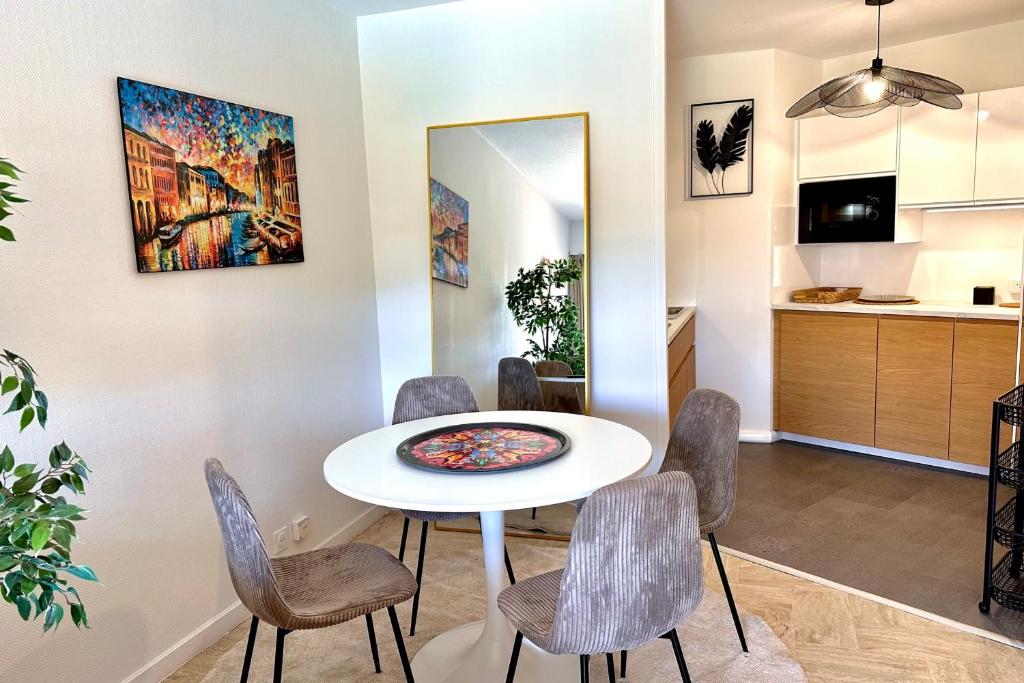 Apartment with Terrace & Pool Mandelieu - 2