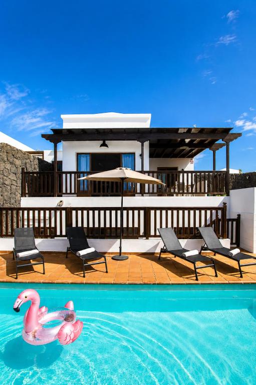 Stylish 6 Bedroom Villa Princesa - Hot Tub - Heated Pool - Near Beach & Waterparks - 1