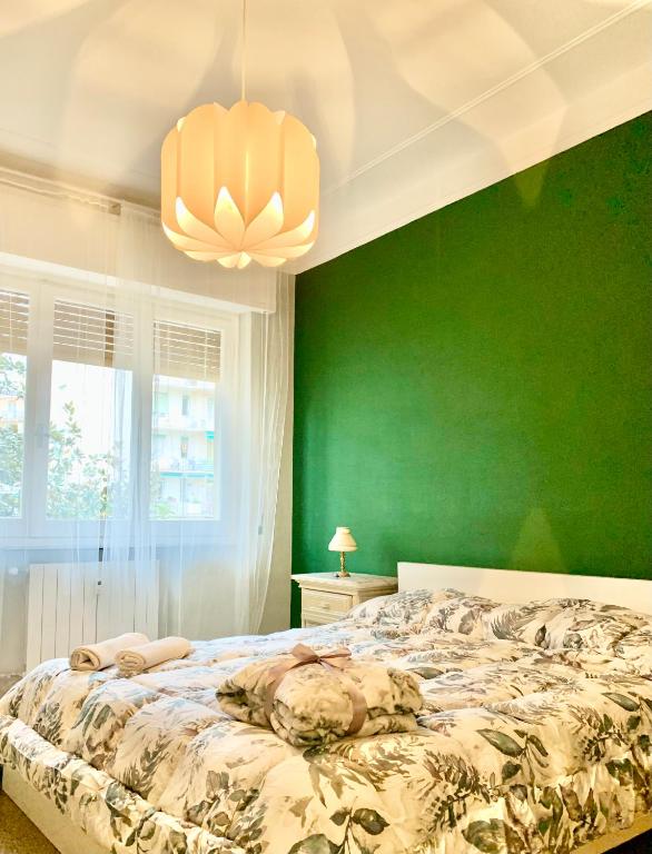 2 Bedrooms Balcony & Private Parking - 1