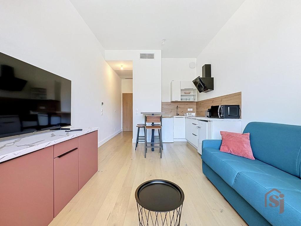 Bright Studio Flat - City Center - AirConditioning - 5