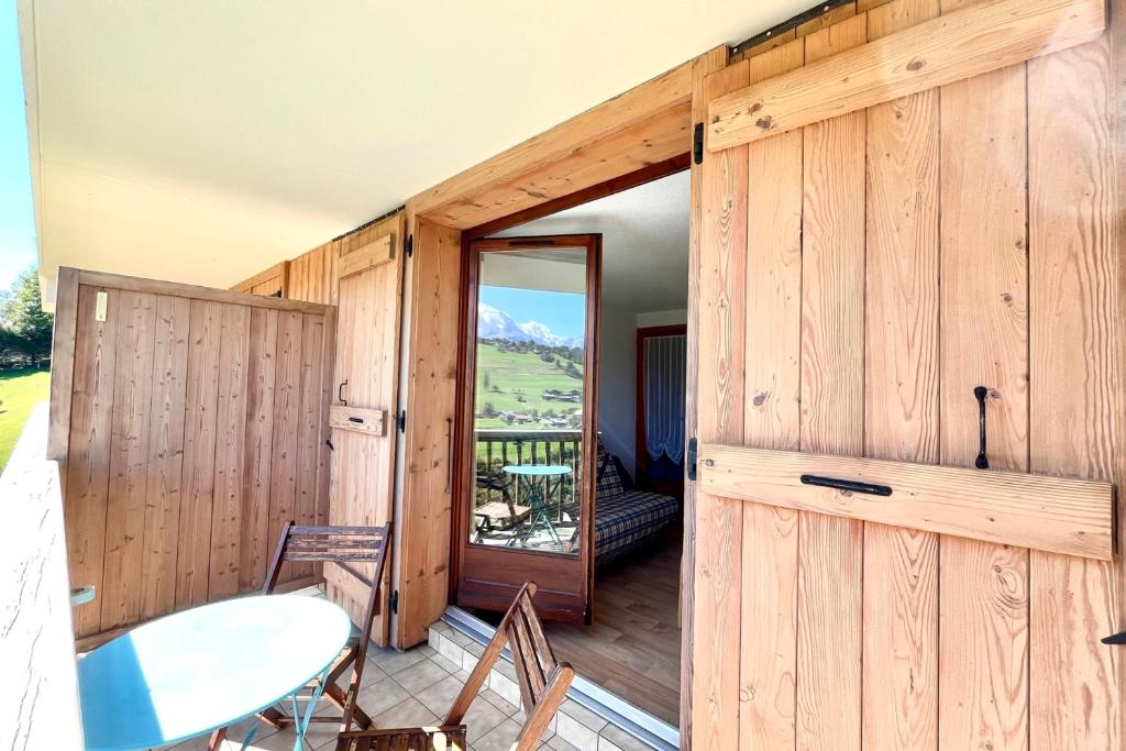 Bright apartment with Mont Blanc view - 5