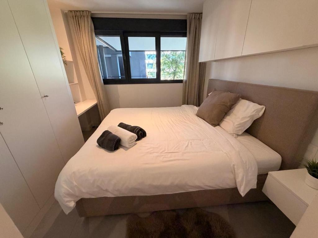 Modern Sea View 3 Bedroom Apartment - 2