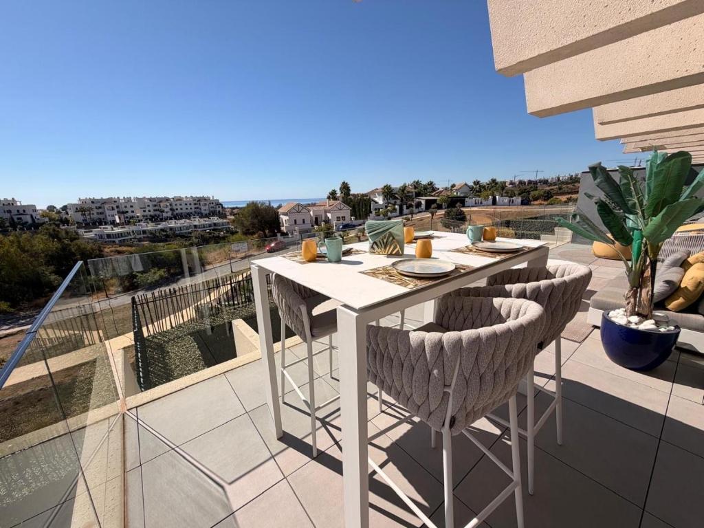 Modern Sea View 3 Bedroom Apartment - 4