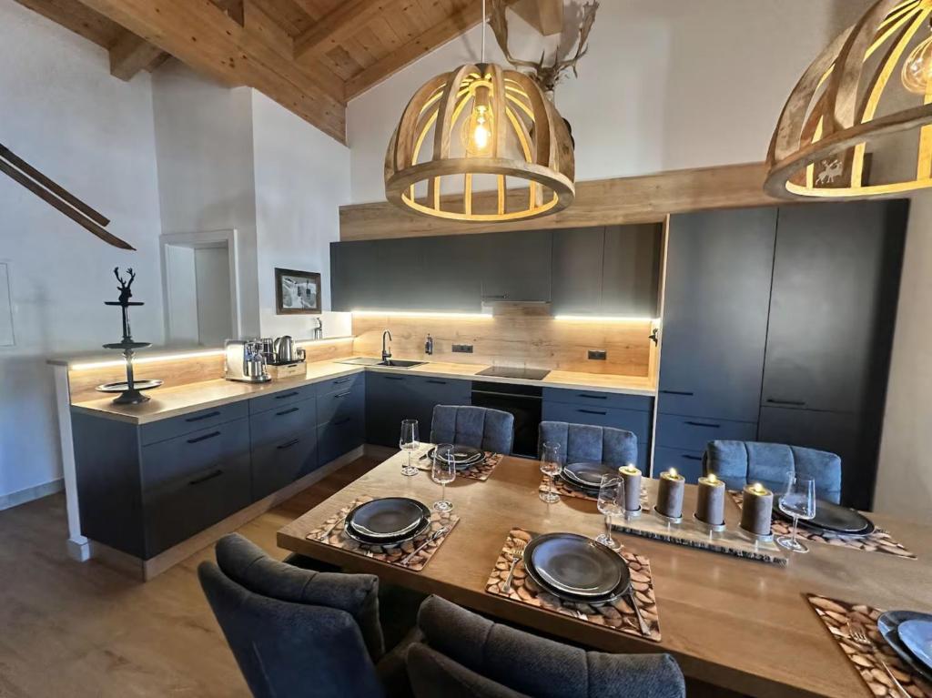 Cosy and elegant alpine house in Megève - 1