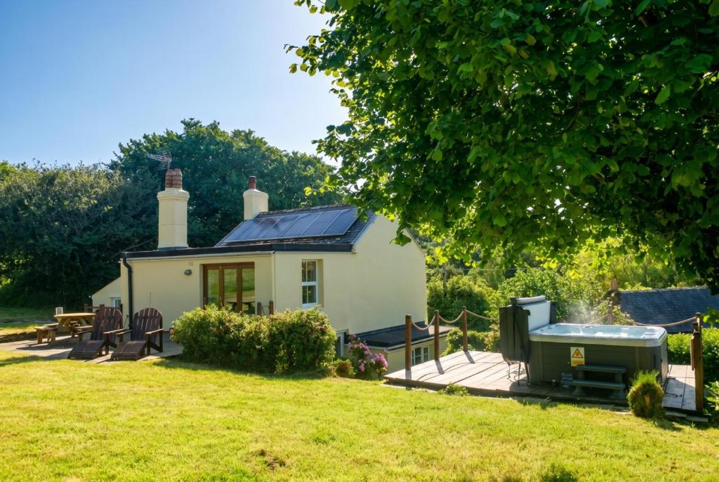 Clotted Cream Cottage, Ash, Dartmouth photo 5