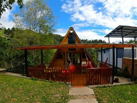 Refugio Alpino del Bosque con Jacuzzi - 5