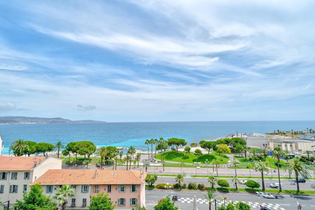 Exceptional 2 bedroom apartment with AC WiFi, sea vies and parking in Nice - 2