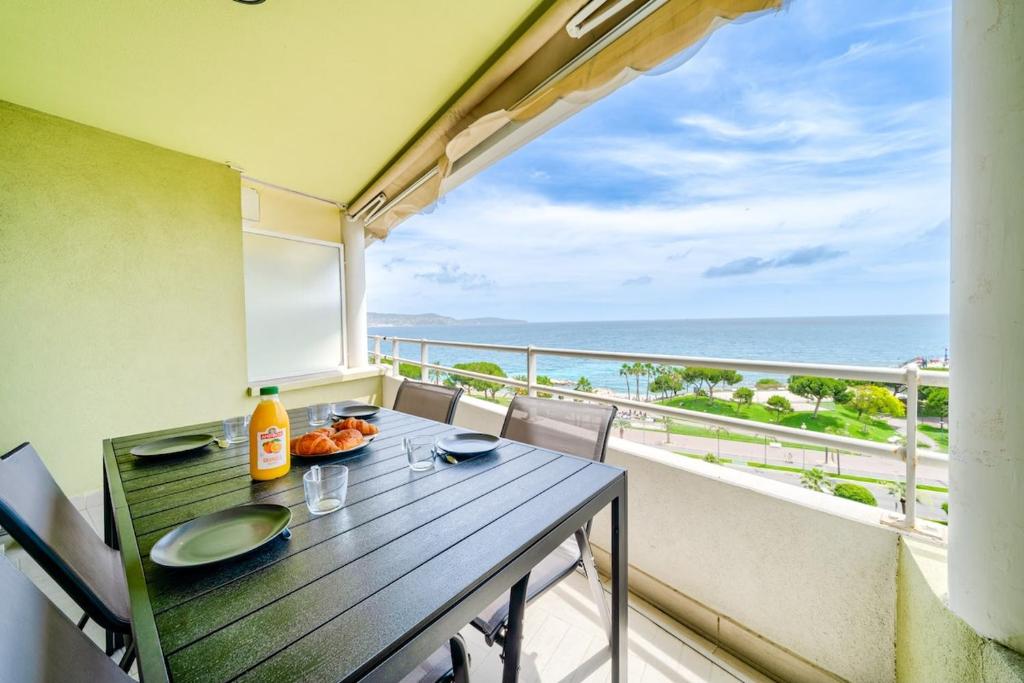 Exceptional 2 bedroom apartment with AC WiFi, sea vies and parking in Nice - 5