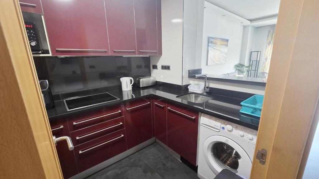 Charming 1-Bedroom Apartment on Calle Timón - 4