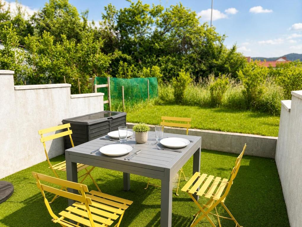 Appartement avec terrasse au calme- Marché 5 min - 5