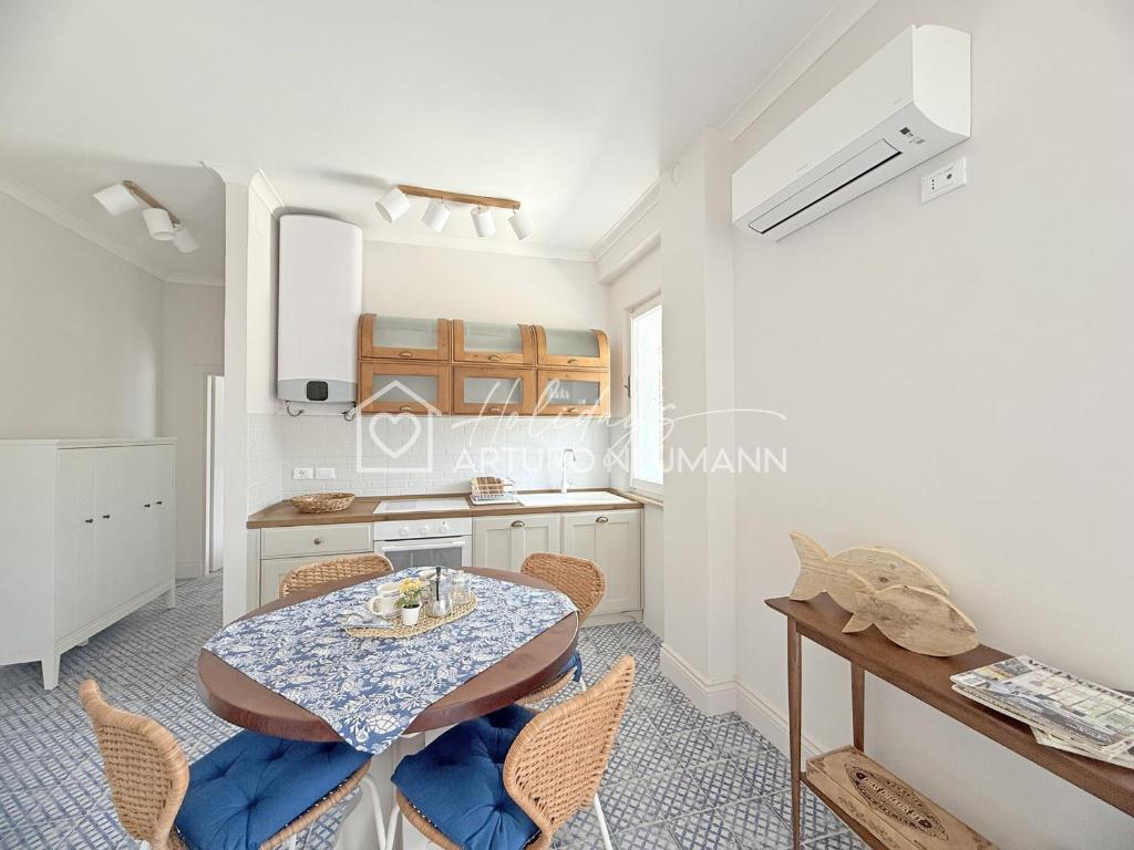 122 - APPARTAMENTO BILO NUOVO AL PRIMO PIANO con aria condizionata e posto auto arredato con gusto - SPIAGGIA INCLUSA AL WHITE BEACH CLUB - 1