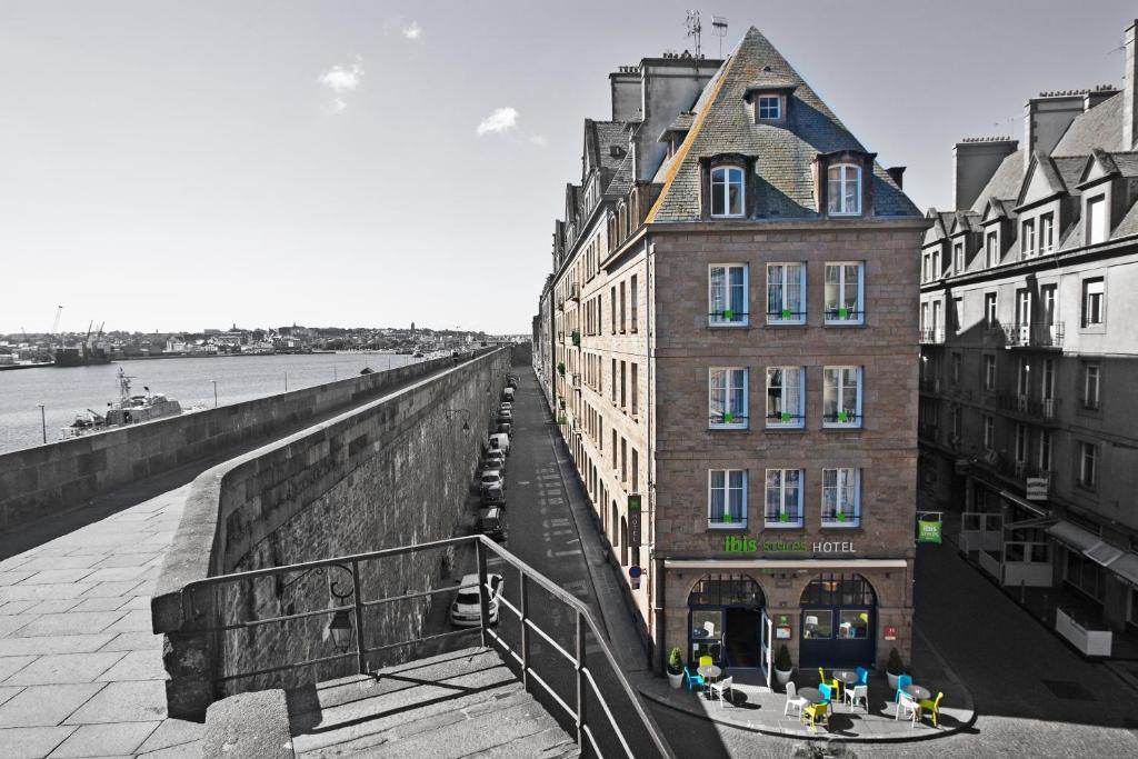 ibis Styles Saint Malo Centre Historique photo