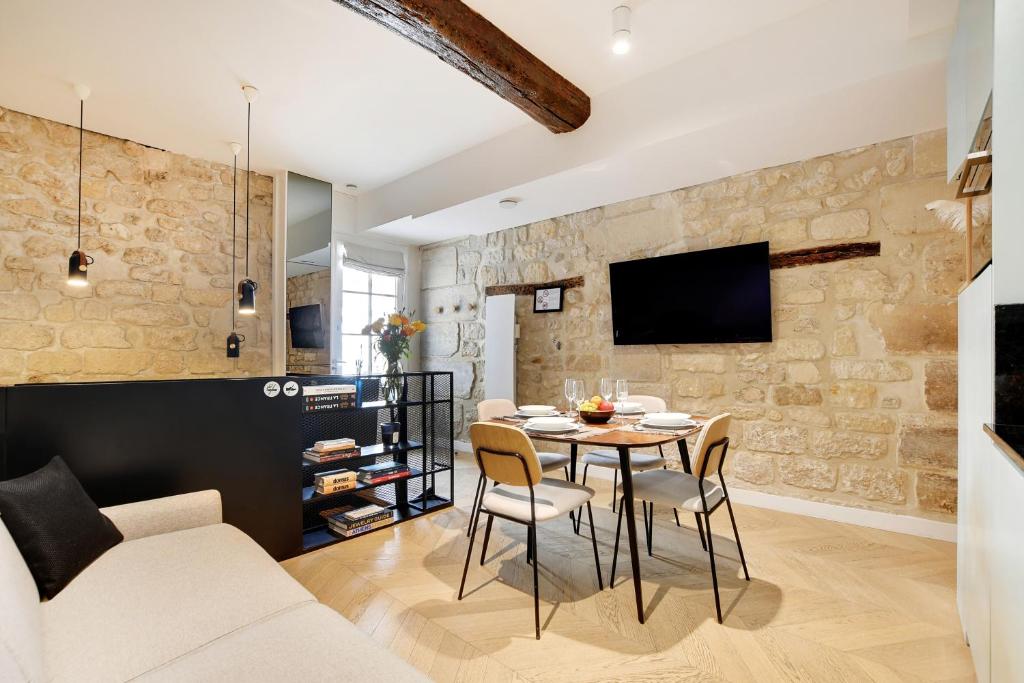 Lavie Maion Prestige Near Place des Vosges - 4