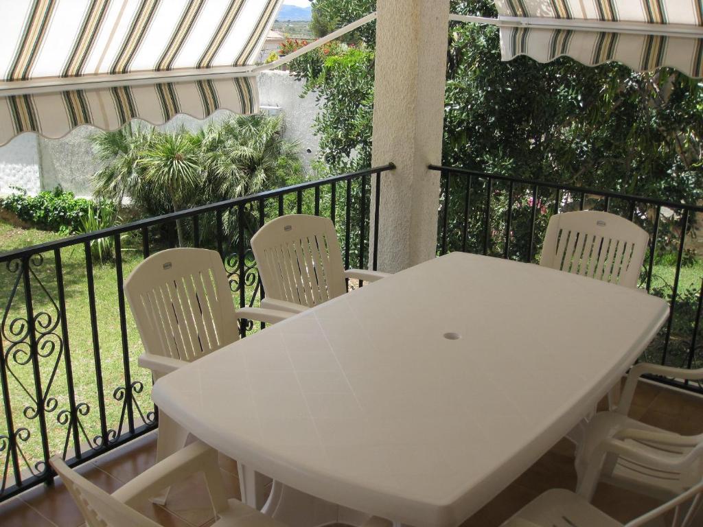 Chalet con jardín grande y piscina privada - 4