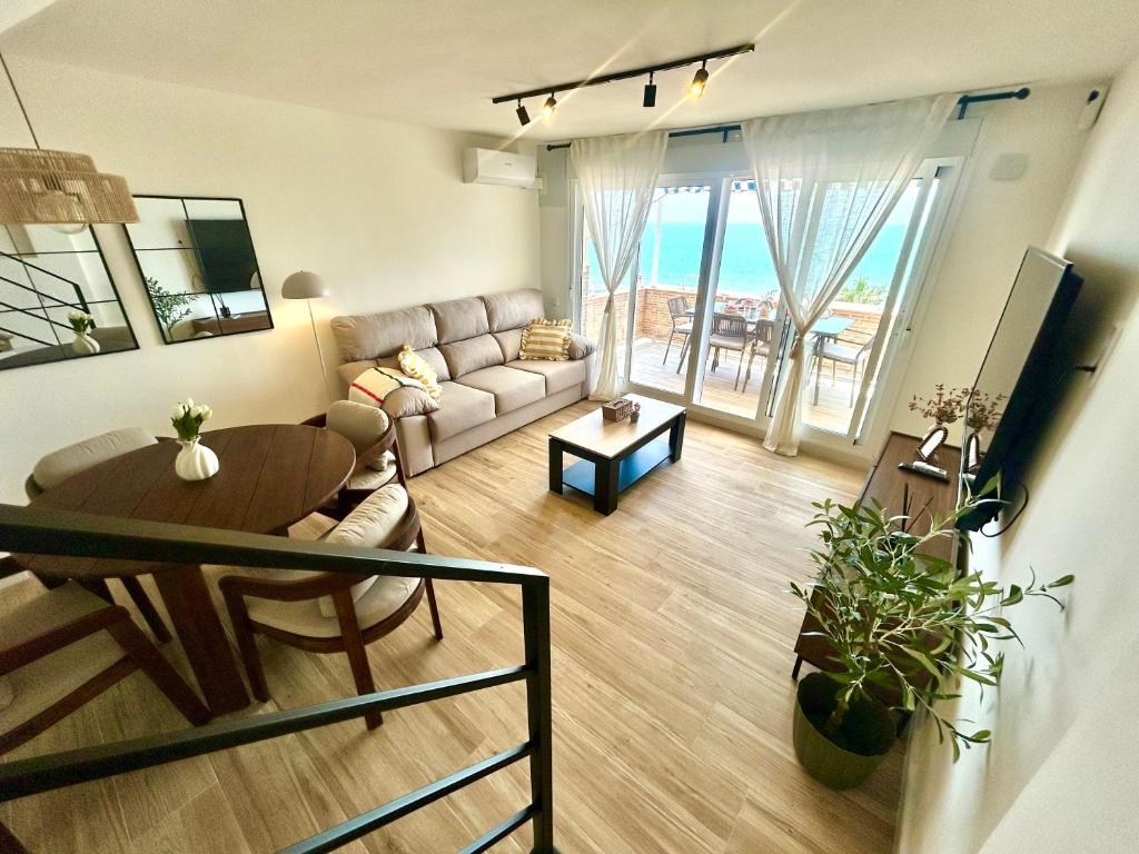 GATU Villa Salitre casa junto a la playa, parking gratis y vistas al Mar- Mayores de 22 años y familias - 2
