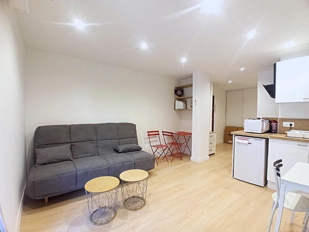 Quiet studio apartment with terrace - 1