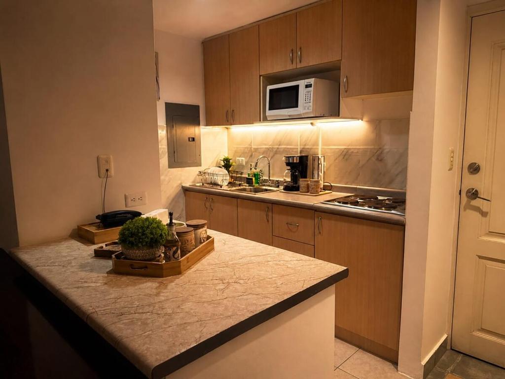 Sky Suite by Zaviera Stays Stays Luxury, Pool, Beach - 3