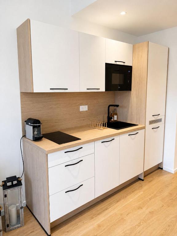 Cosy Appartement avec piscine, balcon vue canal & parking privé - 2