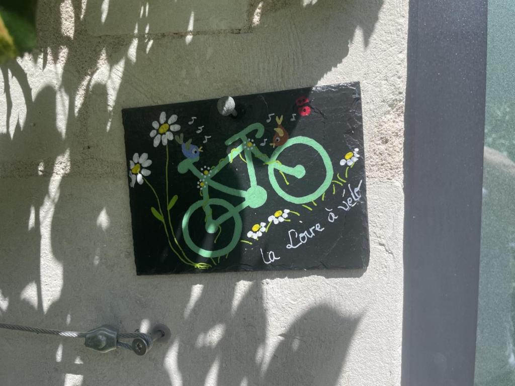 Chambre dans dépendance Maison de Ville + abri vélos - 2
