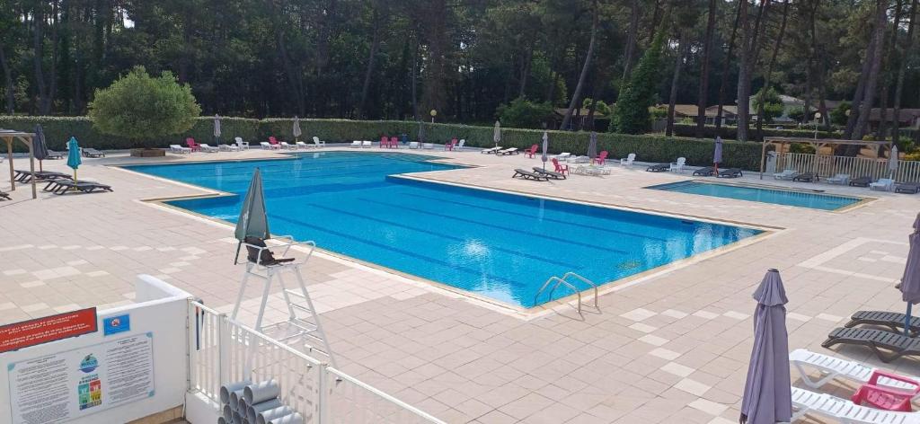 Chalet Boisé, climatisé - Piscine Village Khélus - 5