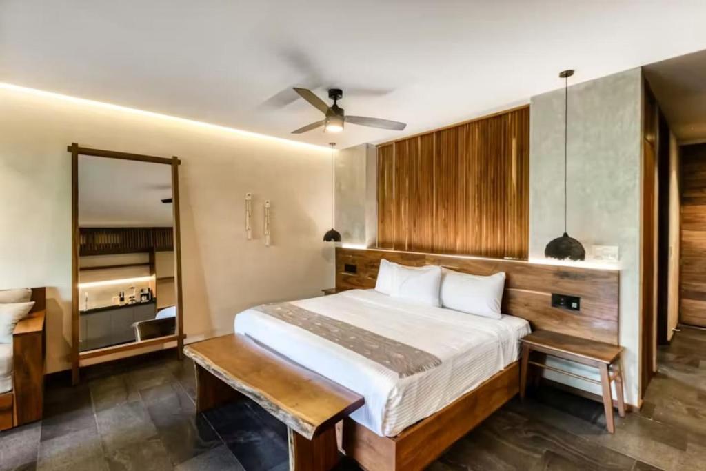 Stylish Tulum Studio w Pool Balcony Sleeps 4 - 2