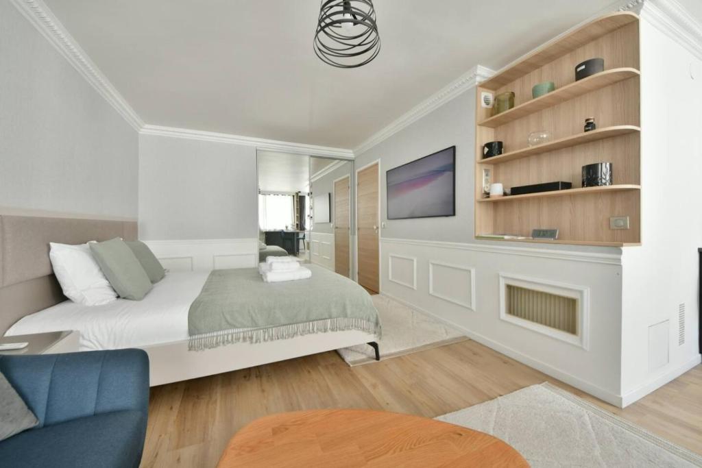 Elegant Studio near Champs Elysees and Madeleine - 1