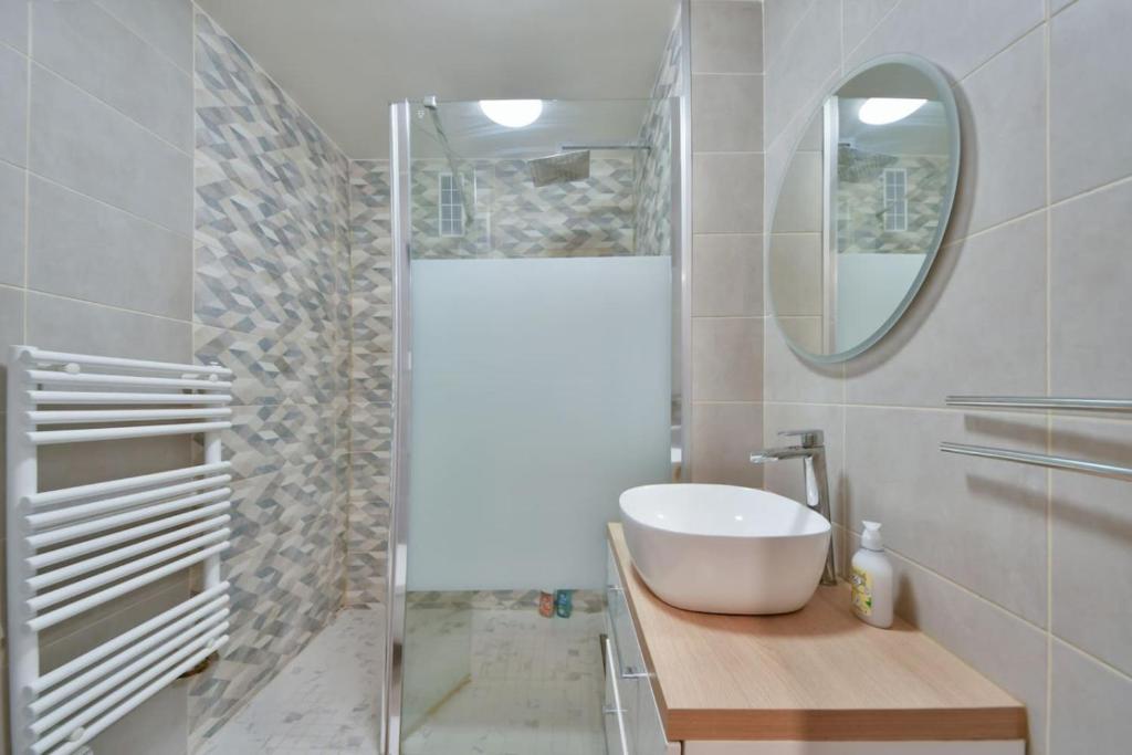 Elegant Studio near Champs Elysees and Madeleine - 5