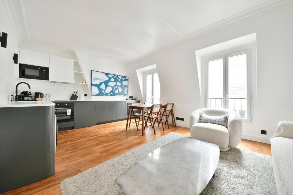 Cozy and Chic 1BR Near Champs Elysees - 1