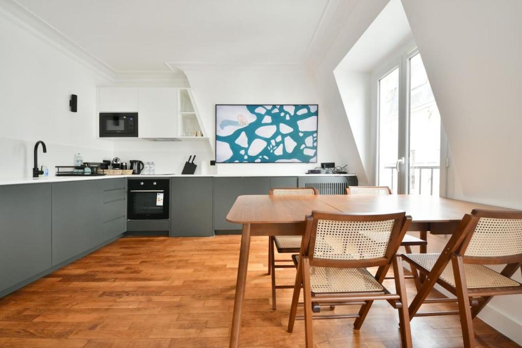 Cozy and Chic 1BR Near Champs Elysees - 5