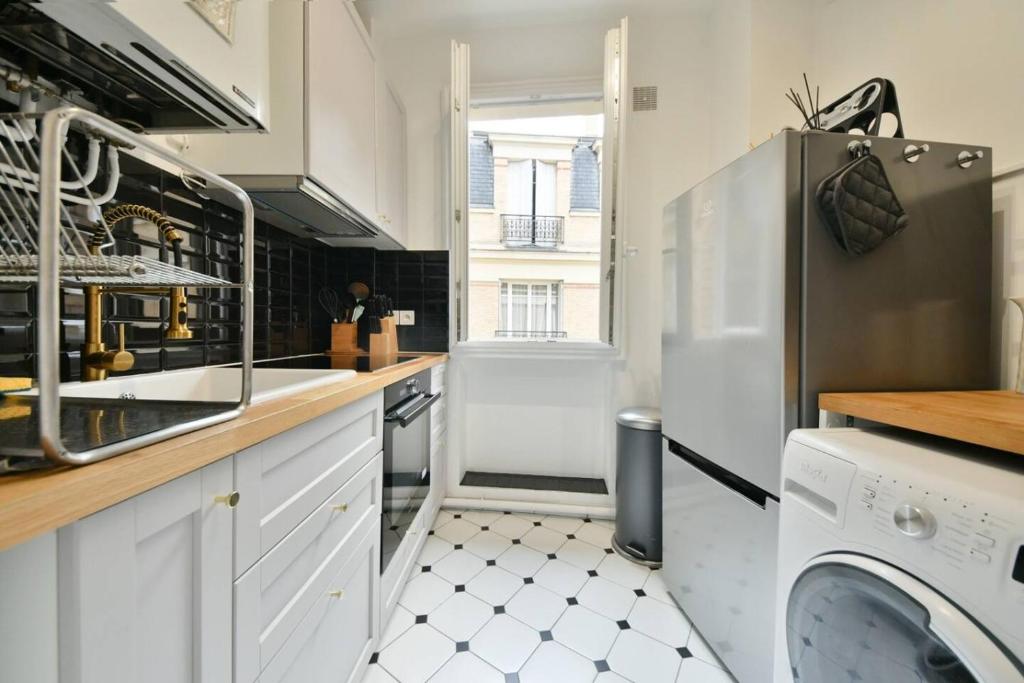 Newly furnished 2BR AC near Eiffel Tower - 5