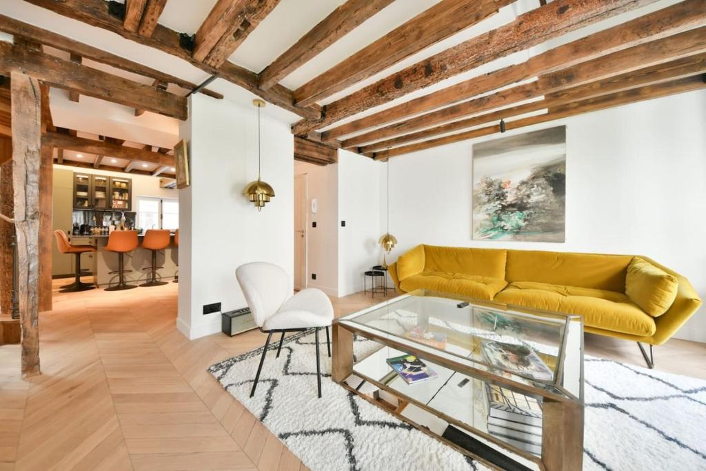 Luxurious 3BR near Champs Elysees Parisian Charm - 4
