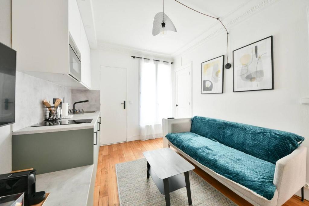 Cozy 1BR by Eiffel Tower and Seine Comfort Charm - 4