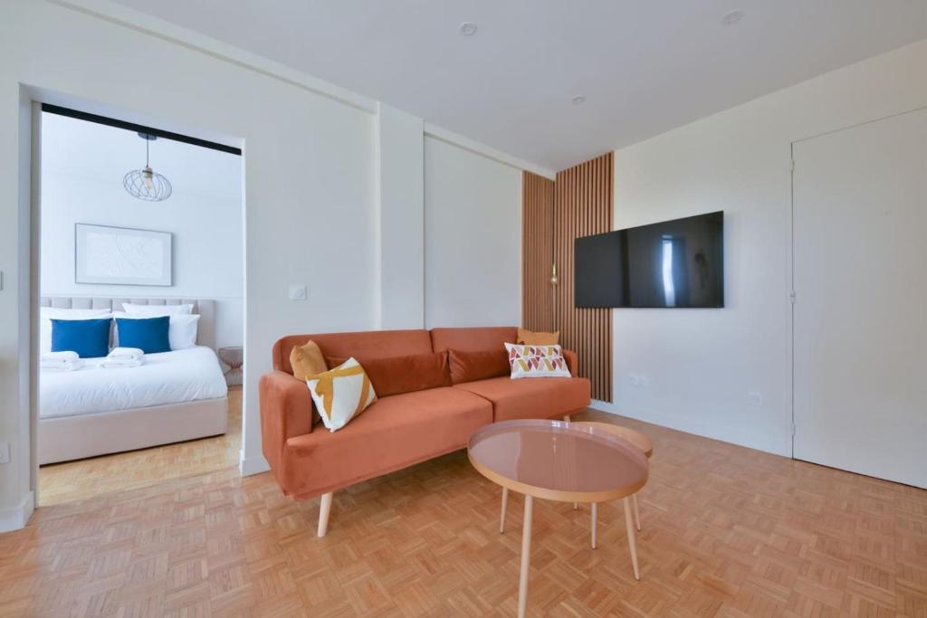 Gorgeous unit next to the Seine and Eiffel Tower - 5