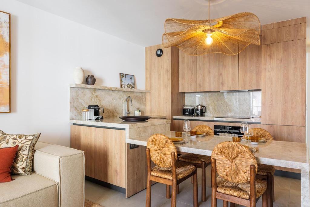 Spacious apartment with terrace and parking - 2