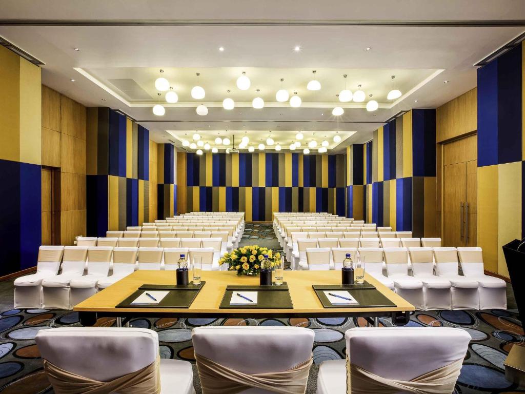 Highly rated by business travelers