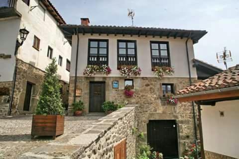 Apartamentos Casa de la Abuela — Hotel in Potes