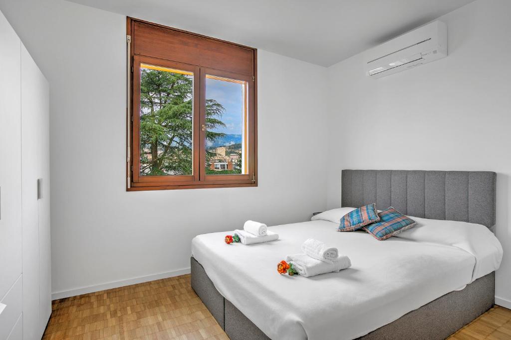 Casa Collina with Terrace & View - Happy Rentals - 4