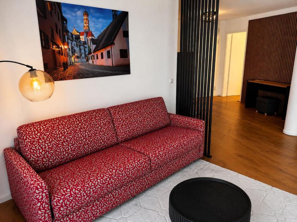 GoldenKey-Suites - Luxury Suite 'Perlachturm' - Direct Views of Rathausplatz & Perlach Tower - New in 2026 - 3