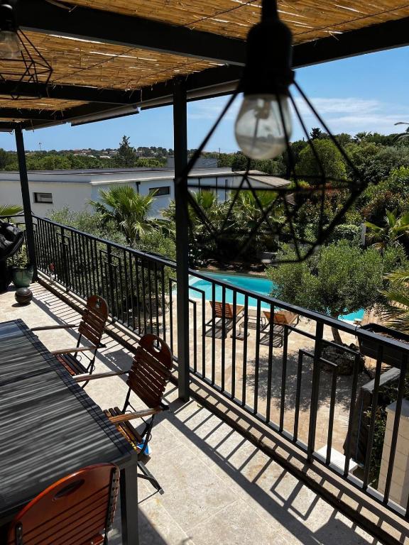 Villa 6 personnes avec grande piscine - 5 min des plages - 1
