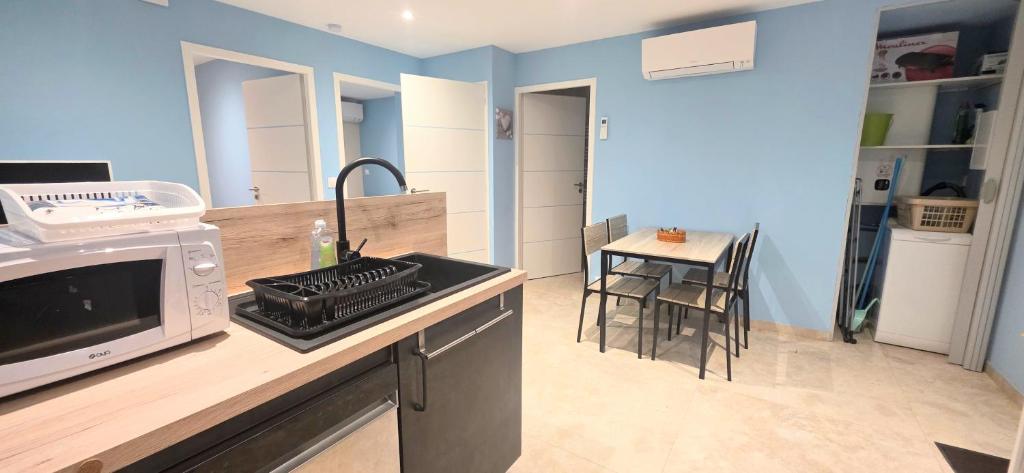 LE BARCARES - logement "Ecume" 3 étoiles, clim, wifi, parking, terrasse, plage à pied - 4 personnes - 5