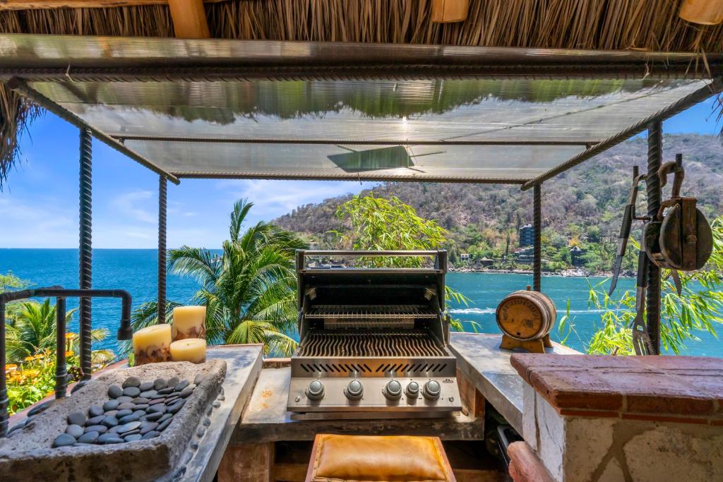 Secluded Luxury Oceanfront Suite - Stunning Views - 4
