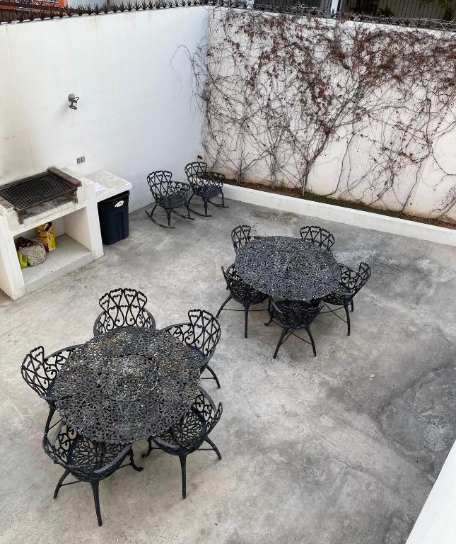 Casa Familiar con amplio jardin asador y cochera - 2