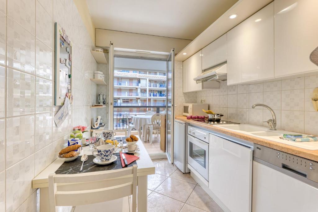 Garden View Daturas - Happy Rentals - 4