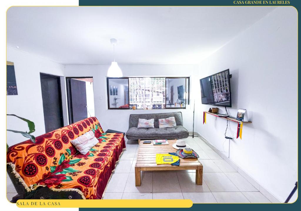Casa grande en Laureles - 1